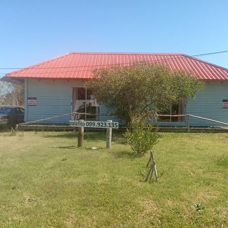 Palafito Apartment Aguas Dulces Exterior photo